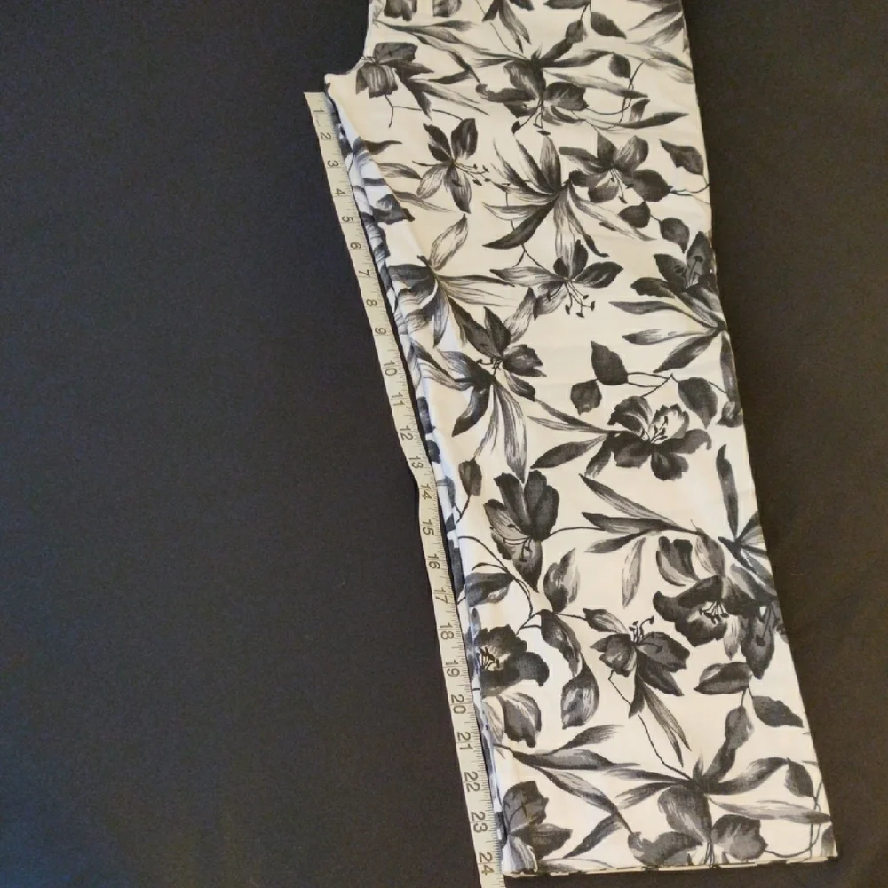 Erik Stewart. Floral Black and White Pants - Picture 8 of 9